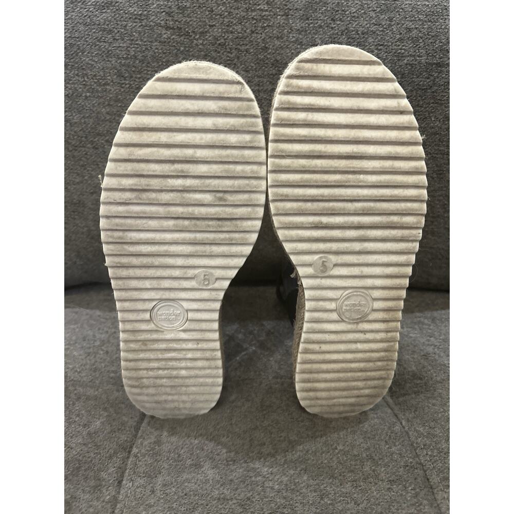 Wonder Nation Girl's size 5 Sandals - Picture 5 of 6